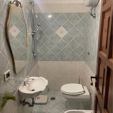 Guest house Incantevole Con Bagno Affacciata Sul Porto Ischia