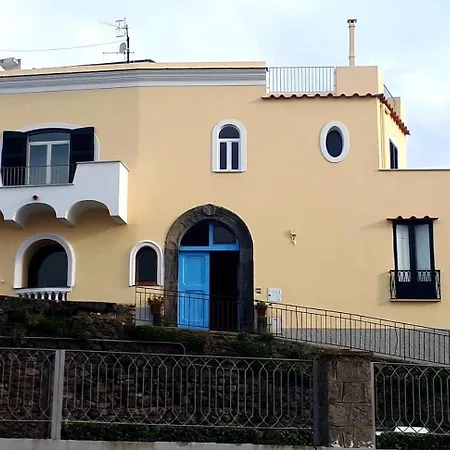Incantevole Con Bagno Affacciata Sul Porto Guest house *
